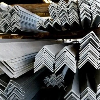 Un bon prix. Structure de bâtiment laminée à froid Angle d'acier inoxydable Non allié Coupe inégale en ligne