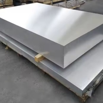 Un bon prix. En aluminium brut à base de 6061 6063 6082 7050 7075 en ligne