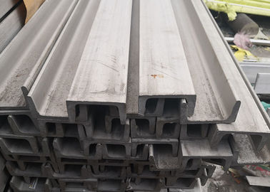 Un bon prix. barre carrée d'acier inoxydable la Manche/316 316L d'acier inoxydable de 0.4-30mm en ligne