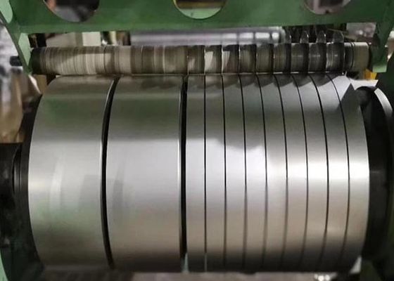 Un bon prix. Le miroir finissent la bande mince de bobine de la précision solides solubles 304 pour la construction en ligne