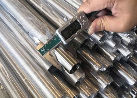 Un bon prix. Tuyau d'acier 201 inoxydable soudé du tube de l'acier inoxydable SS316/ASTM 304 en ligne