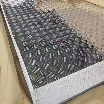 Un bon prix. Épaisseur en aluminium 0.7mm de tôle de plat de l'anti dérapage 3003 en ligne