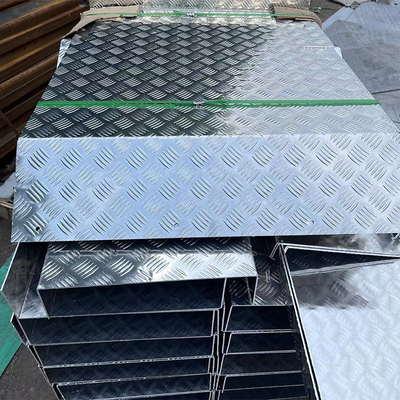 Un bon prix. Tôle en aluminium modelée 1100 1050 1060 3003 5052 200mm en ligne