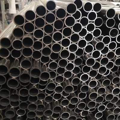 Un bon prix. Tube de tuyau d'acier inoxydable soudé par alliage 5mm série 304 300 pour des décorations en ligne