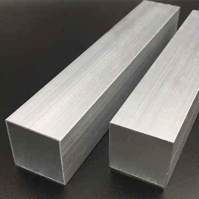 Un bon prix. 6061 6063 Tubes en alliage d'aluminium à extrusion carrée en ligne