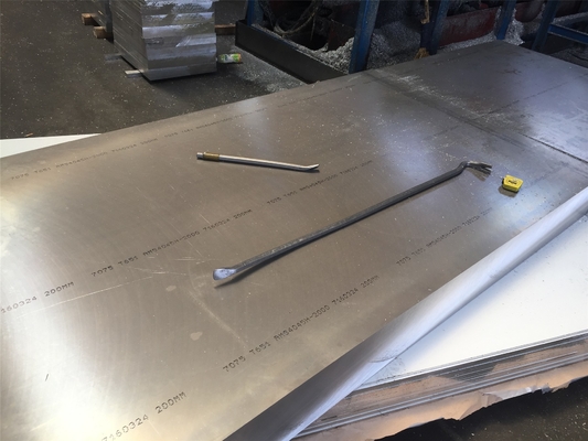 Un bon prix. Fabricant de tôles d'aluminium à rouleaux de haute qualité 0.2 mm 0.3 mm 0.4 mm Épaisseur bobines d'aluminium 3003 plaque d'aluminium de haute qualité en ligne