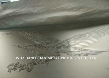 Un bon prix. Finition de surface de relief par mur d'acier inoxydable d'or pour le panneau de mur décoratif en ligne