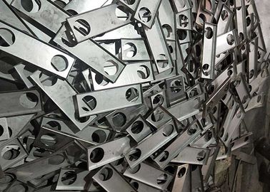Un bon prix. coupe de feuille perforée de l'acier inoxydable 304 de 5mm à la taille avec la machine de laser en ligne