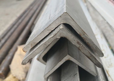 Un bon prix. L'acier inoxydable de couleur naturelle profile la norme laminée à chaud d'AISI ASTM en ligne