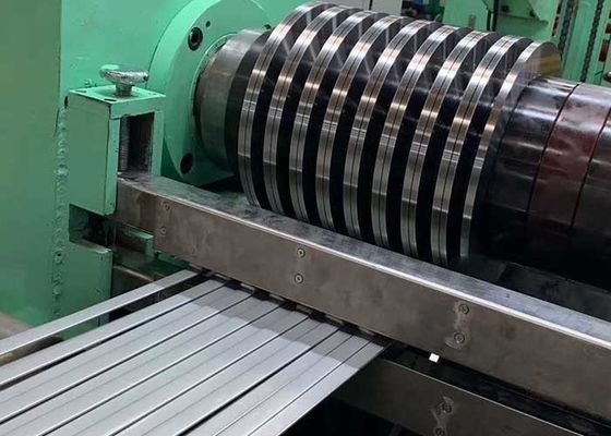 Un bon prix. 304 la pleine bande dure d'acier inoxydable de 1/2H 3/4H lovent la largeur 200mm d'épaisseur de 0.6mm en ligne