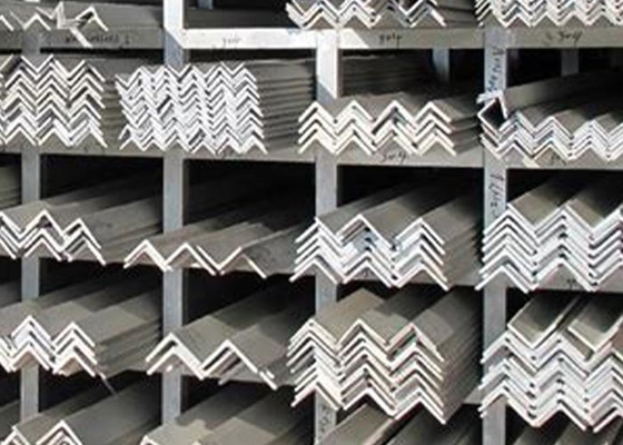 Un bon prix. La construction angle d'acier inoxydable de 400 séries, les solides solubles étirés à froid la cornière en ligne